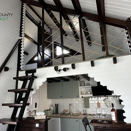 Mounty Nest Fundata Buitenkant foto